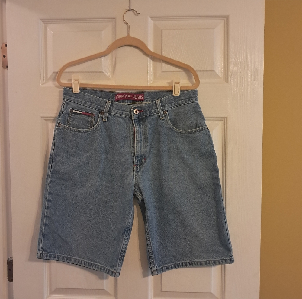Tommy Hilfiger Red-Logo Light Blue Denim Shorts Men's Size 33
